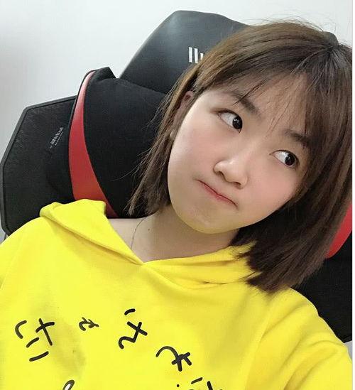 红领巾女主播图片,青春风采，网络直播新势力